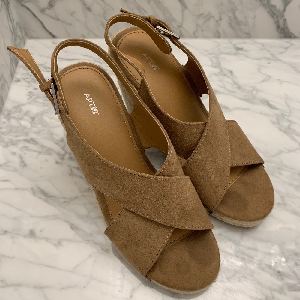 tan wedges